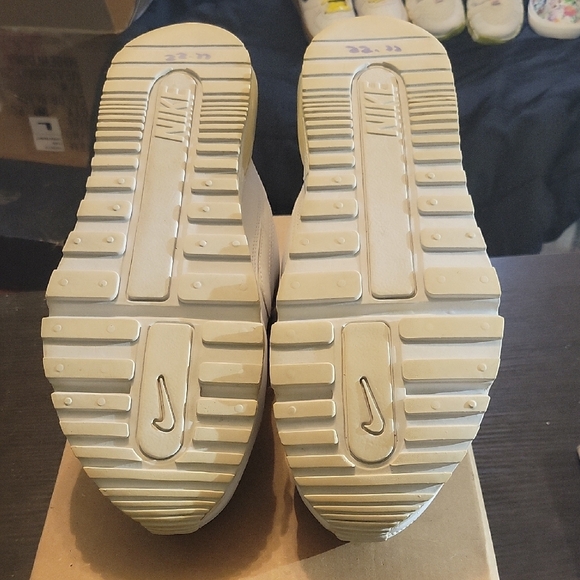 Nike Air Max Limited Rare Triple White (2014) Mens 11.5 EUC - Picture 9 of 10